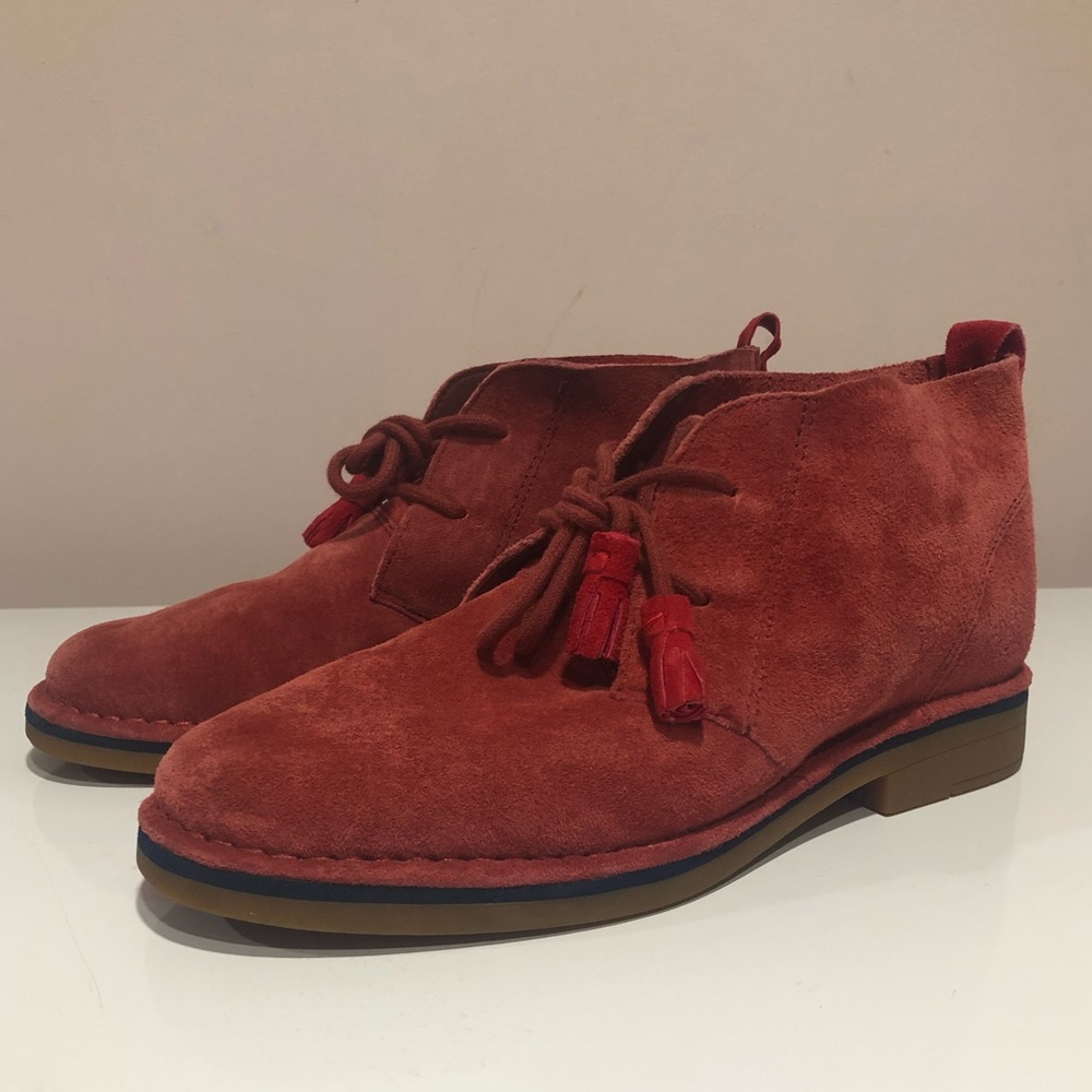 Hush Puppies Women’s Cyra Catelyn Lace Up Bootie With Tassels Size 7.5